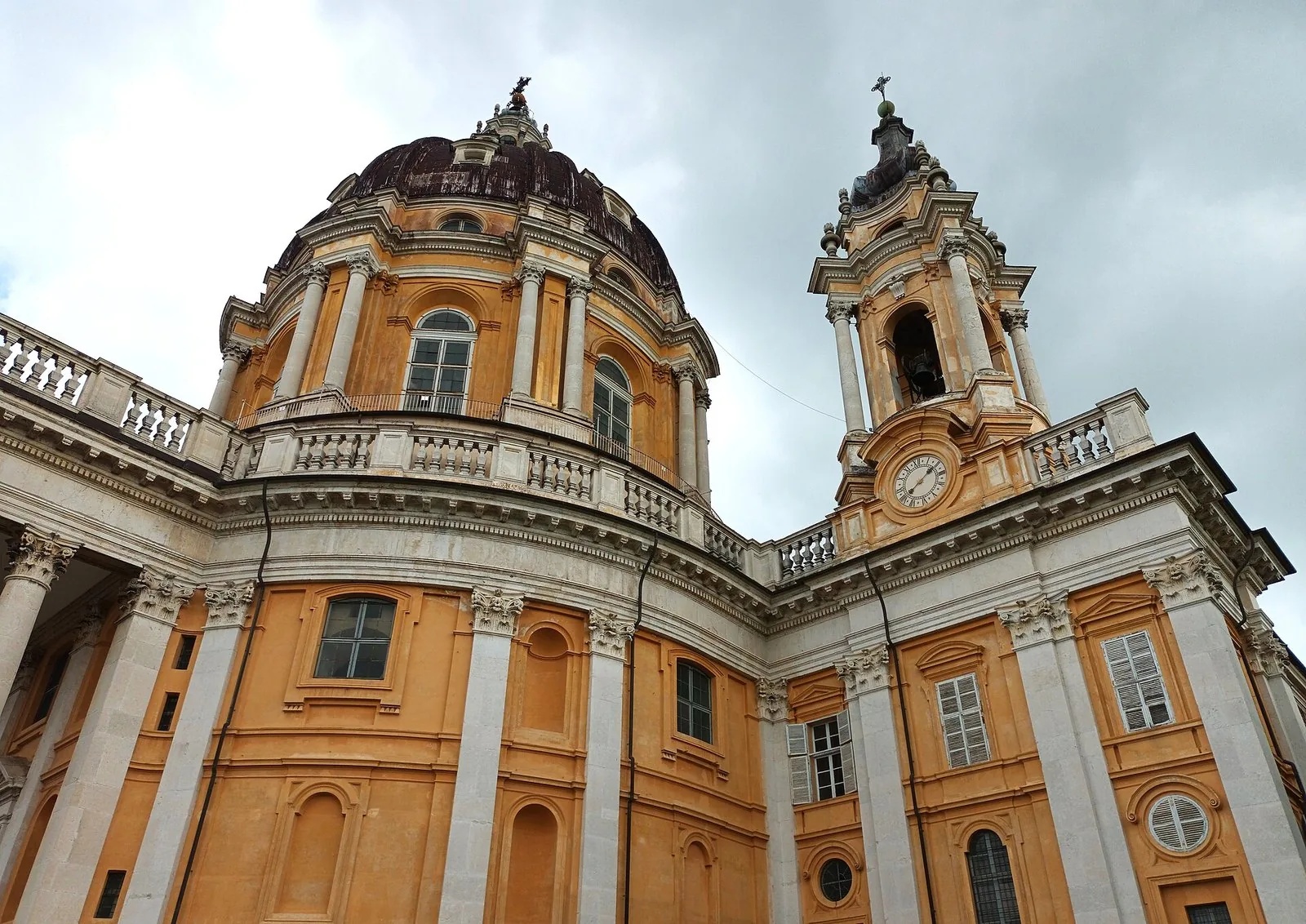 La facciata della Basilica di Superga sulla collina torinese